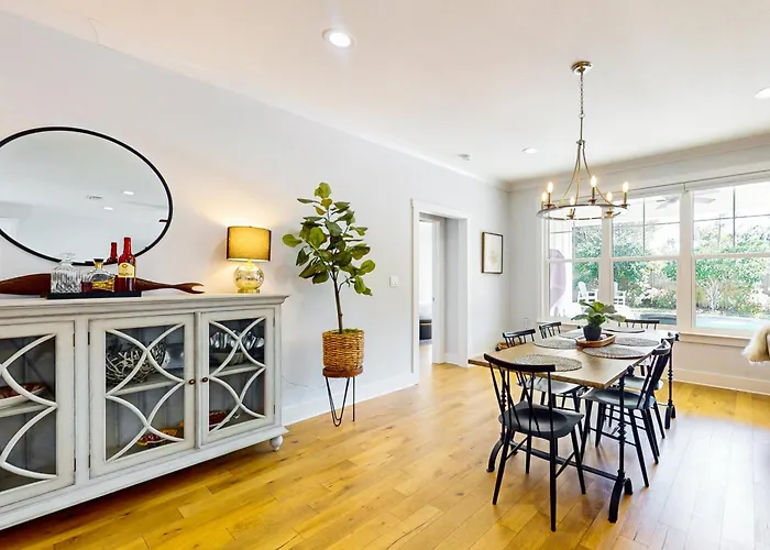 Holiday home Contemporary Dog-friendly Retreat With Pool & Patio - Near Shops & Attractions Pensacola